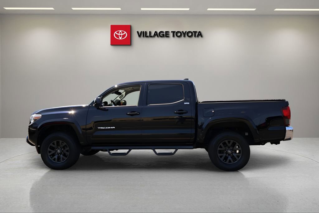 Used 2020 Toyota Tacoma SR5 RWD image 2