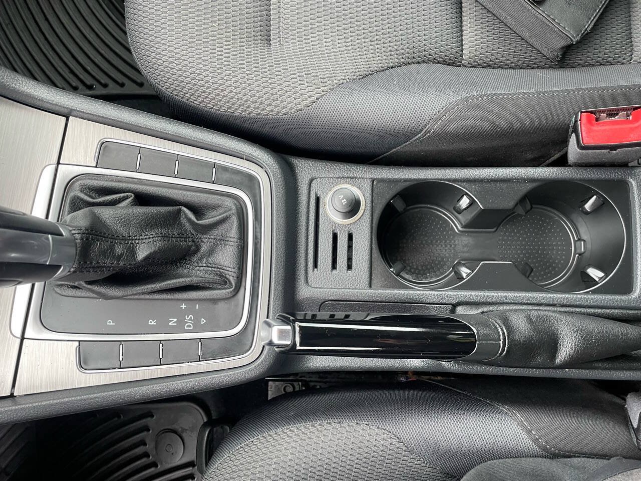 Used 2016 Volkswagen Golf S FWD image 46