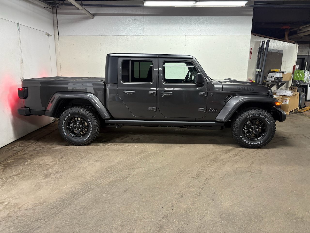 New 2026 Jeep Gladiator Sport AWD/4WD image 3