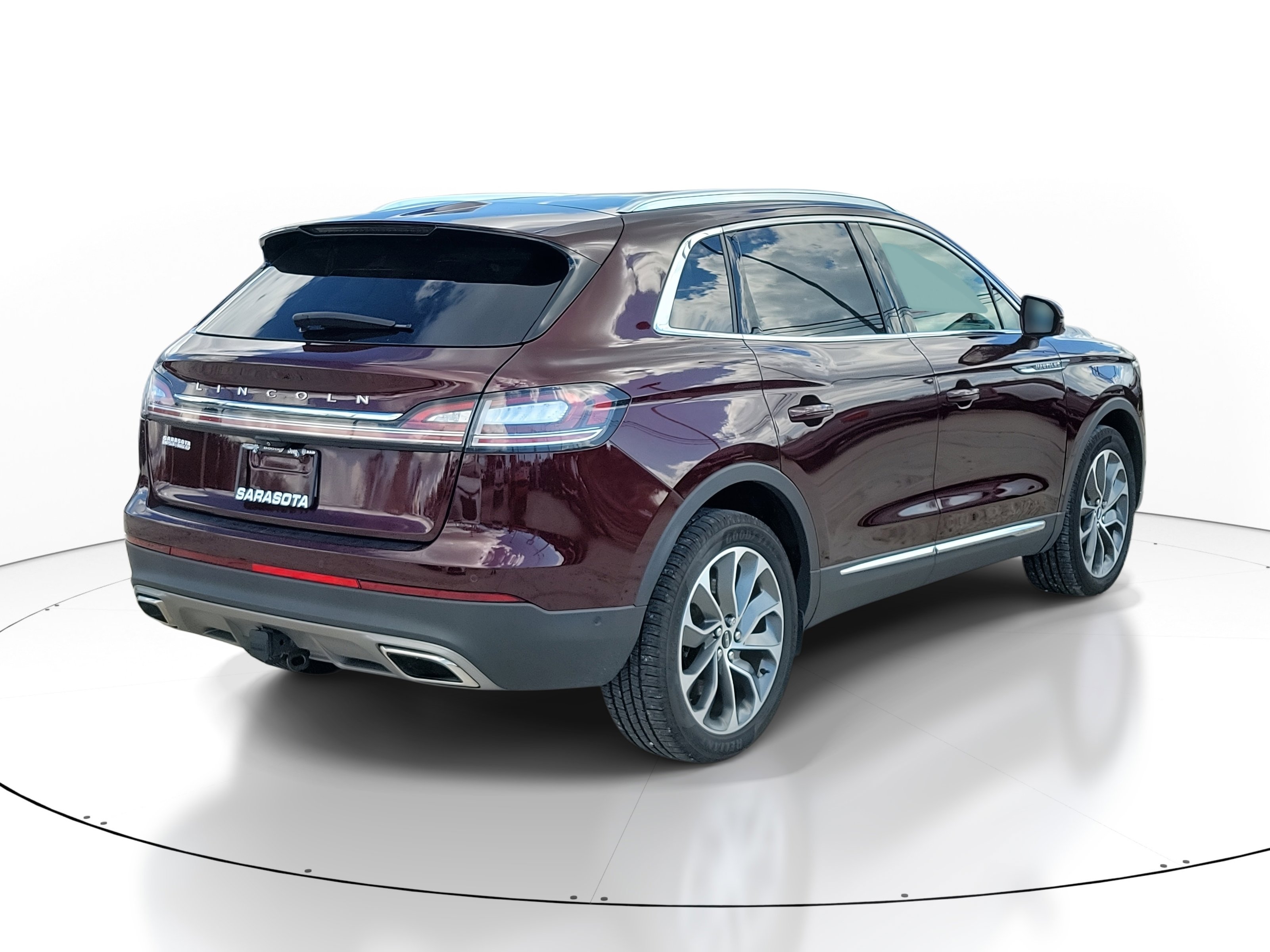 Used 2022 Lincoln Nautilus Reserve w/ Equipment Group 201A image 6