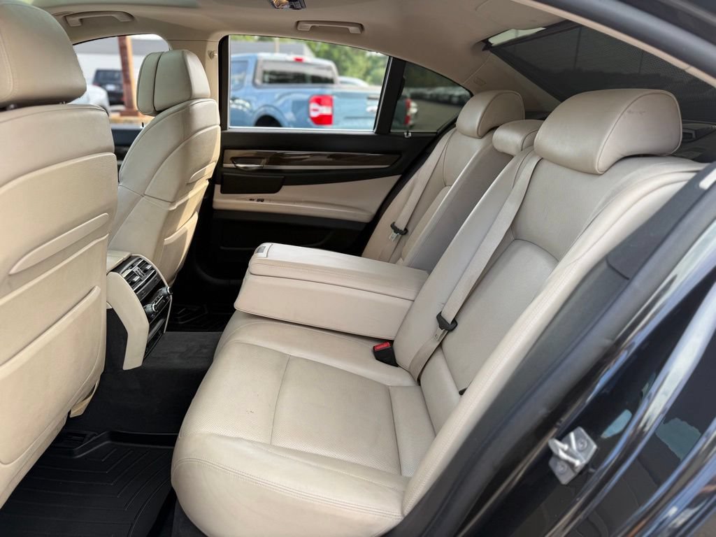 Used 2012 BMW 750i xDrive AWD/4WD image 15