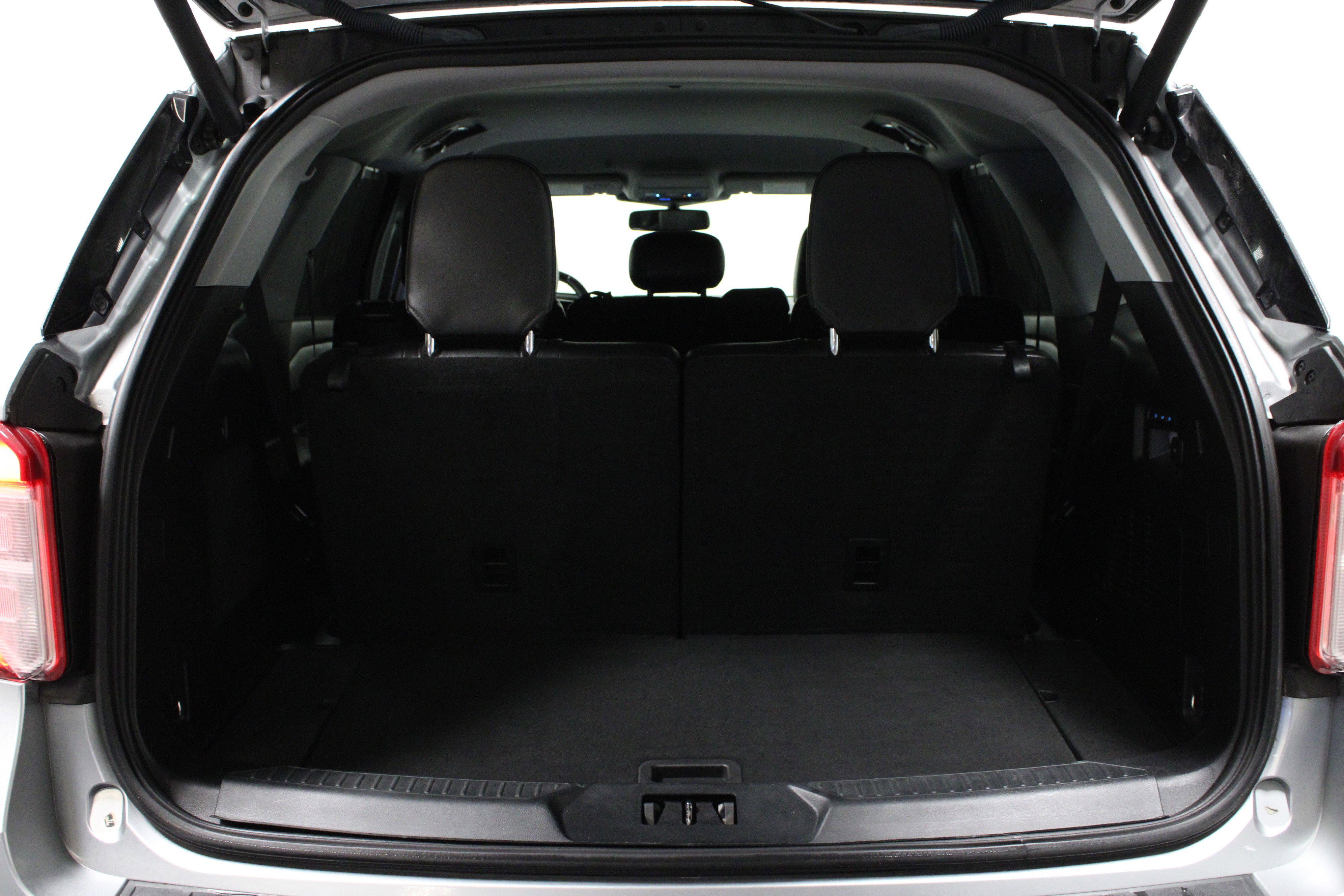 Used 2020 Ford Explorer Limited w/ Hybrid Equipment Group 310A image 15