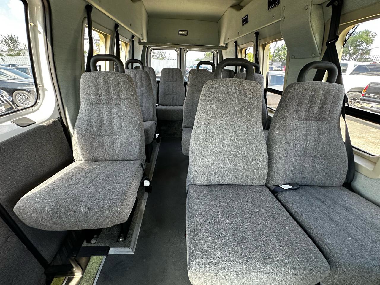Used 2004 Ford E-250 and Econoline 250 Extended RWD image 38