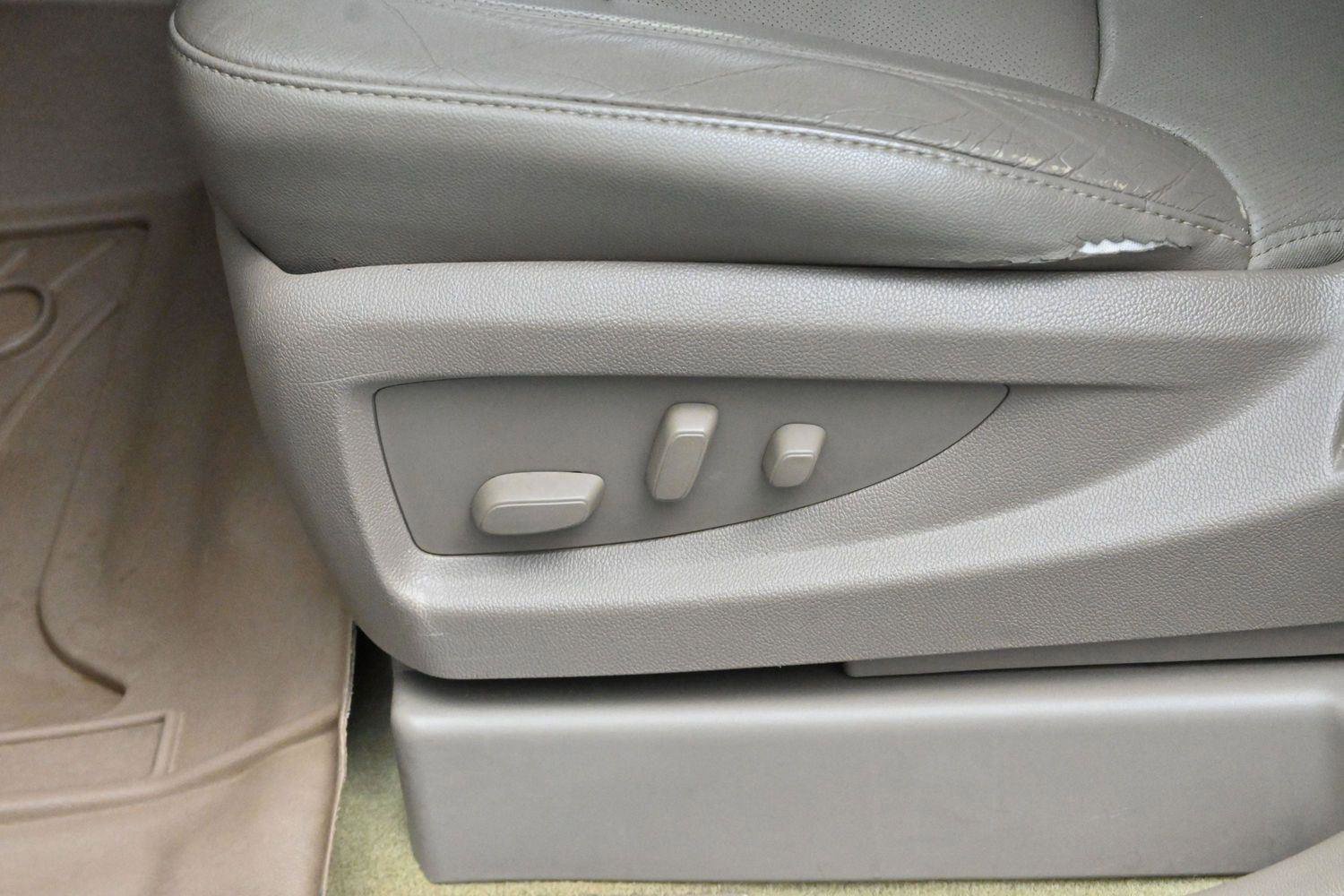 Used 2016 Chevrolet Suburban LTZ AWD/4WD image 17