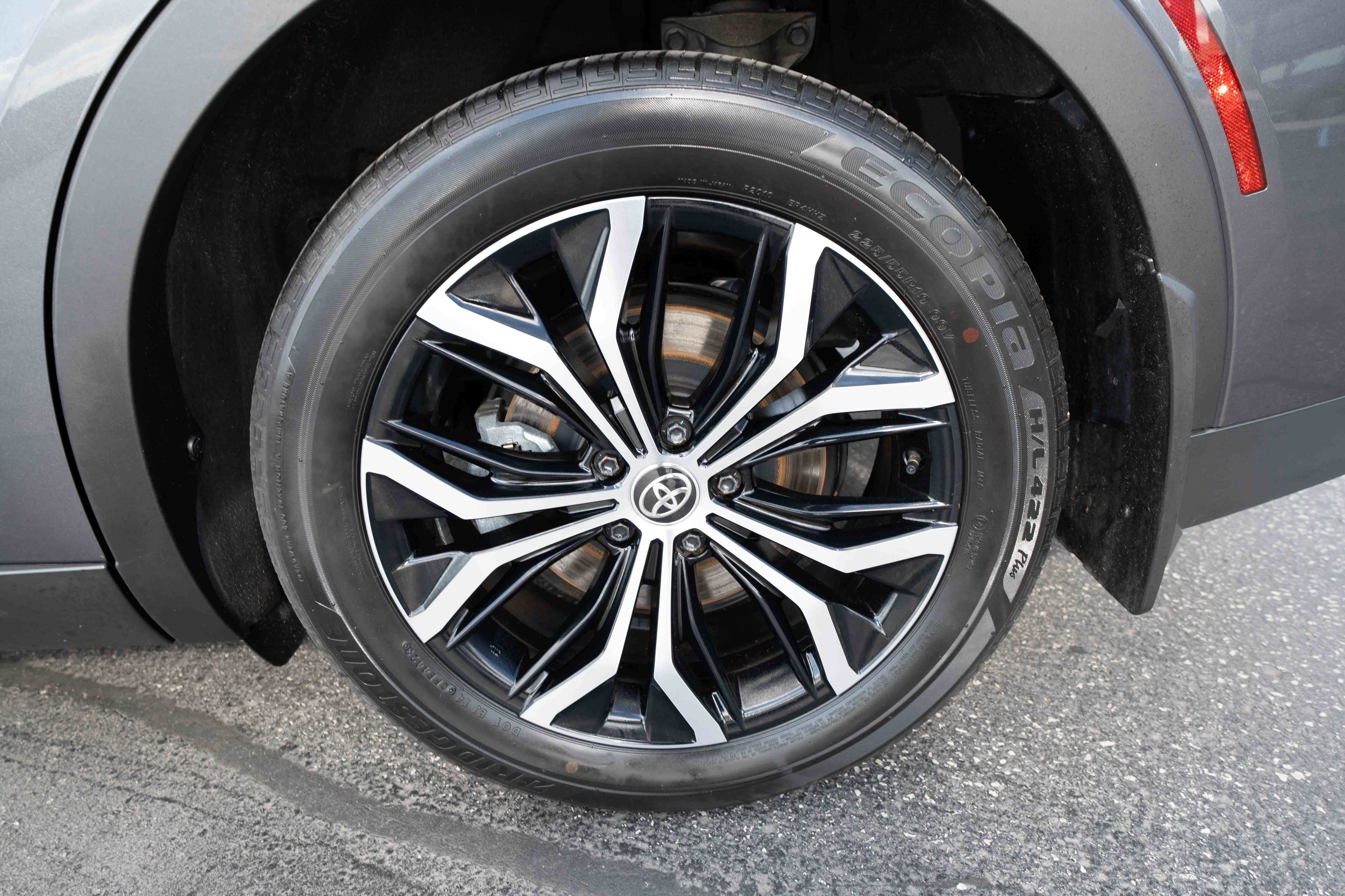 Used 2024 Toyota Crown XLE image 28