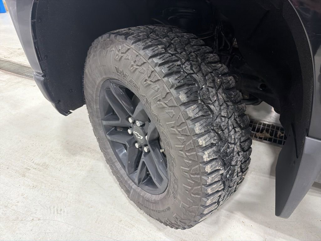 Used 2019 Chevrolet Silverado 1500 LT Trail Boss image 9