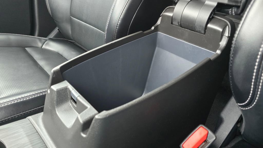 Used 2025 Ford Escape Platinum image 35