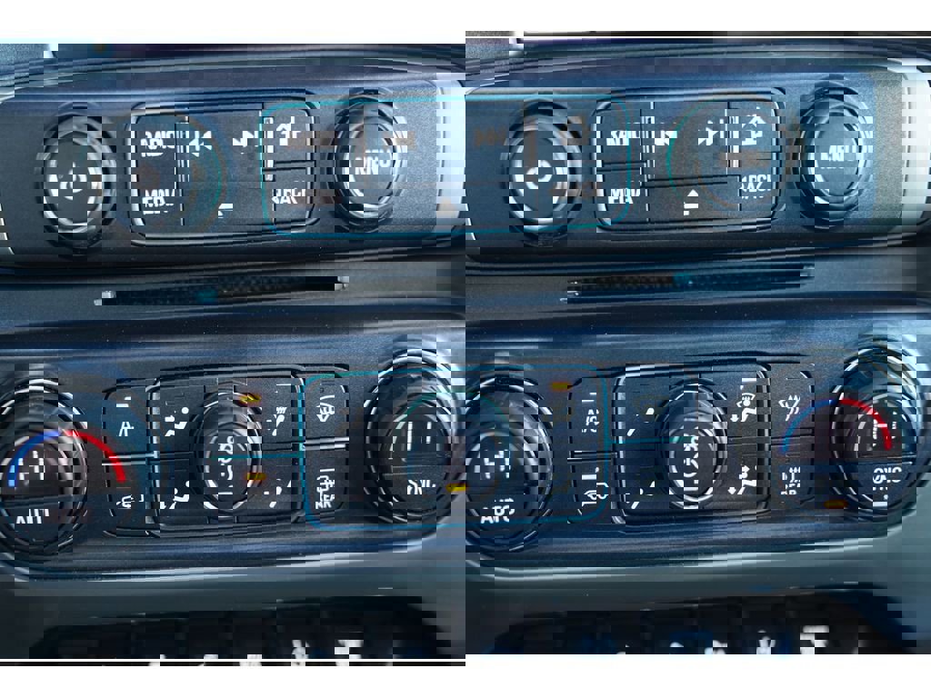 Used 2018 Chevrolet Silverado 3500 High Country image 24