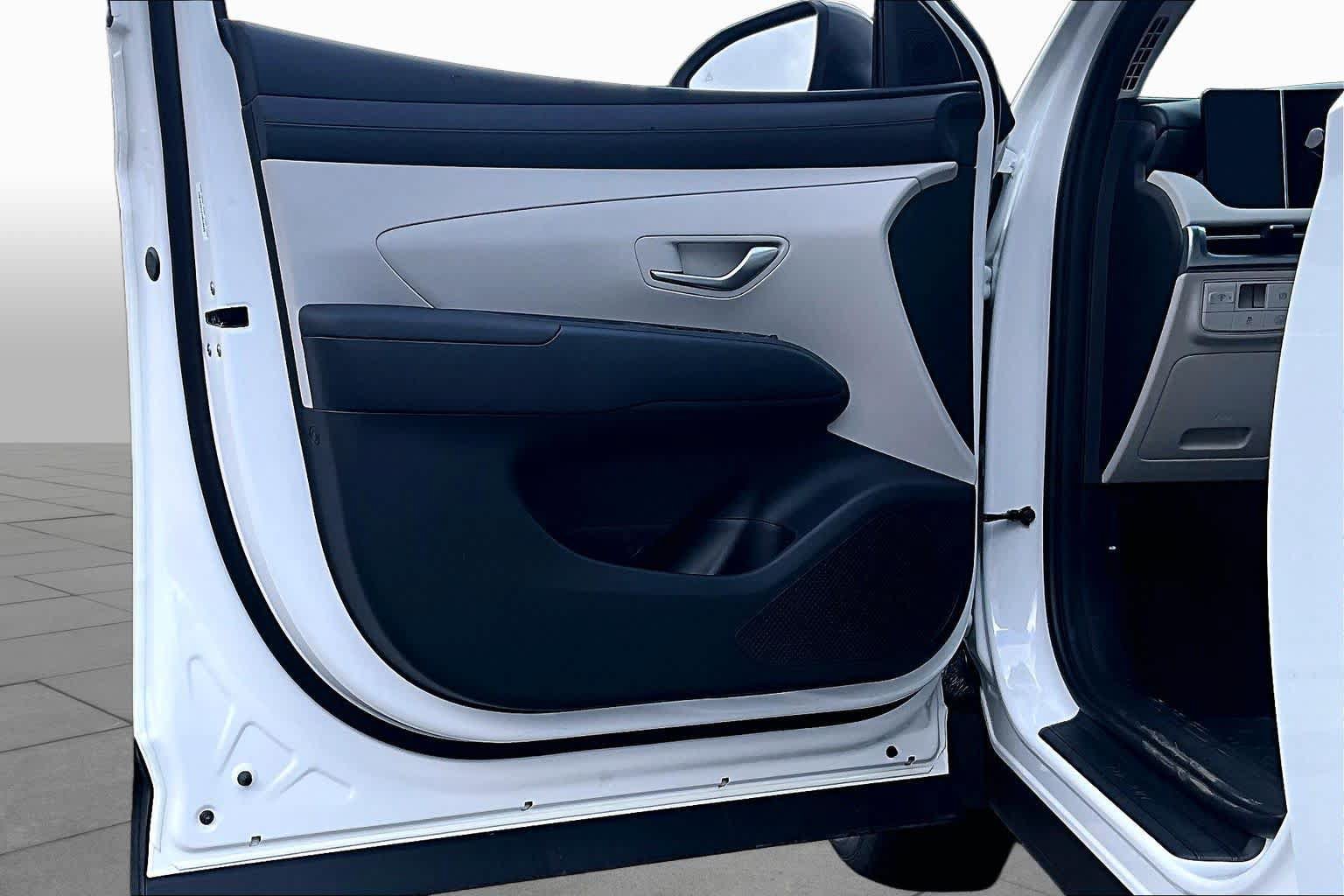 New 2026 Hyundai Tucson Blue SE FWD image 13
