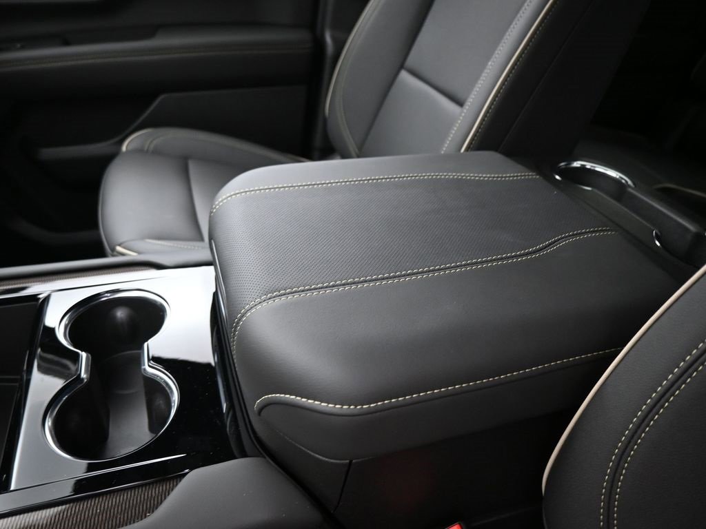 New 2025 GMC Yukon XL Elevation image 15