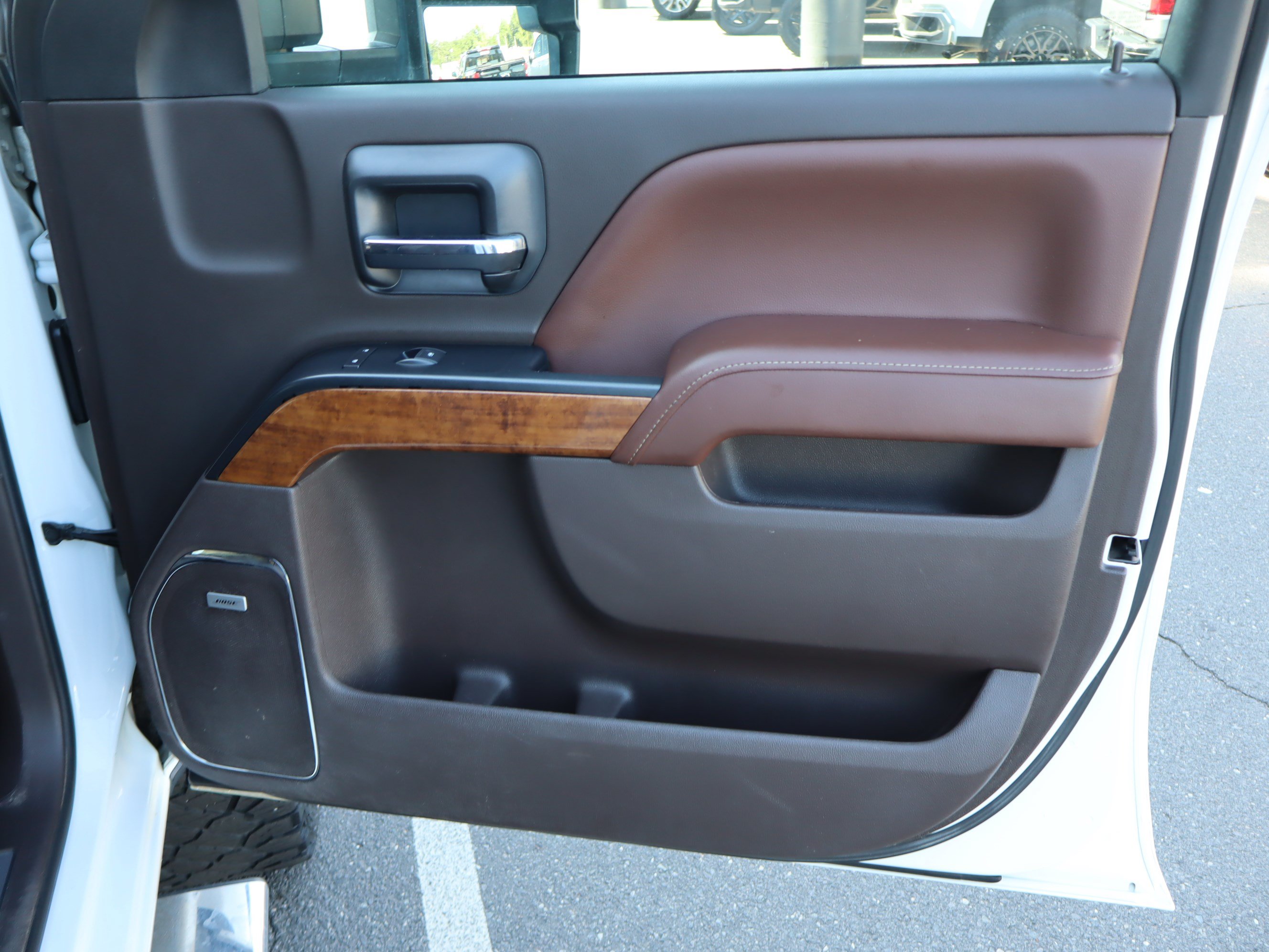 Used 2019 Chevrolet Silverado 2500 High Country w/ Duramax Plus Package AWD/4WD image 38