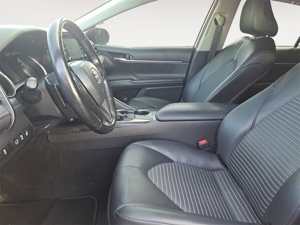 Used 2021 Toyota Camry SE image 9