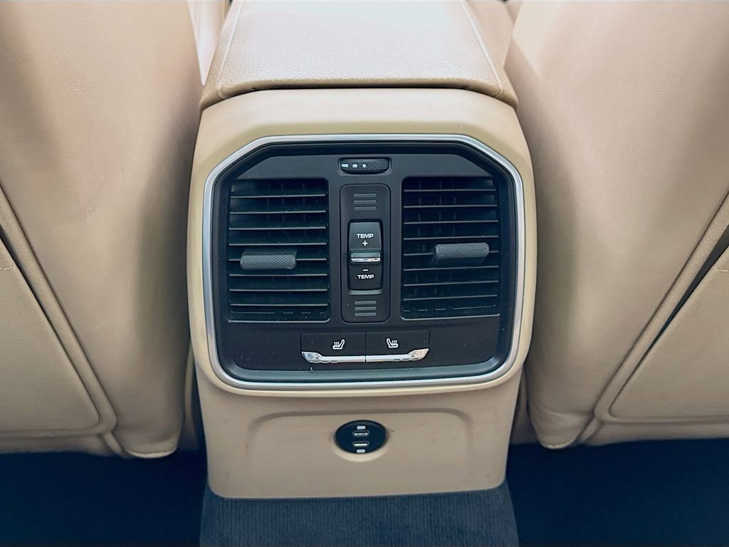 Certified 2023 Porsche Macan Turbo image 28