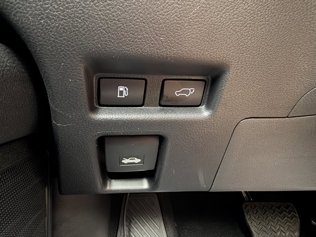 Used 2025 Lexus UX 300h AWD w/ Accessory Package (Z1) image 29