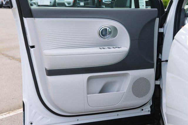 New 2026 Hyundai Ioniq 9 SEL image 8