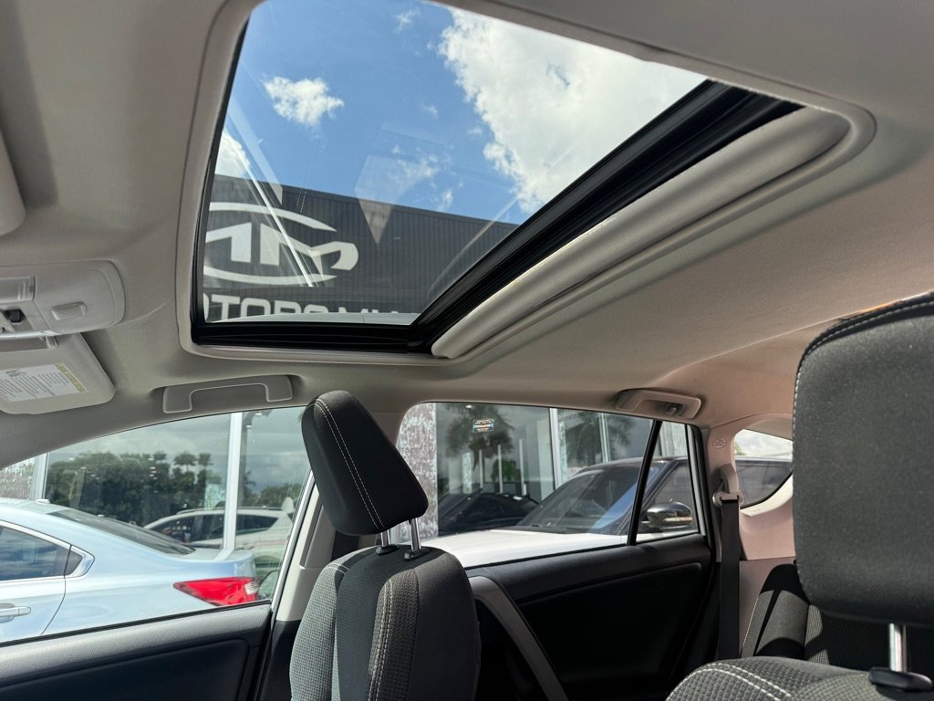 Used 2018 Toyota RAV4 XLE image 28