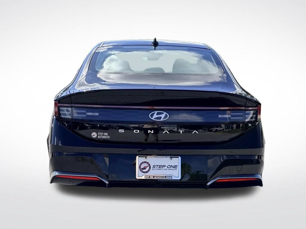 Used 2025 Hyundai Sonata SEL FWD image 5