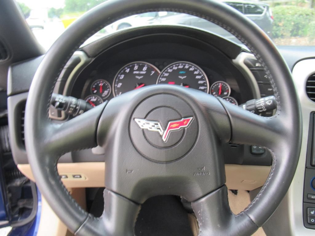 Used 2005 Chevrolet Corvette Convertible w/ Preferred Equipment Group RWD image 18