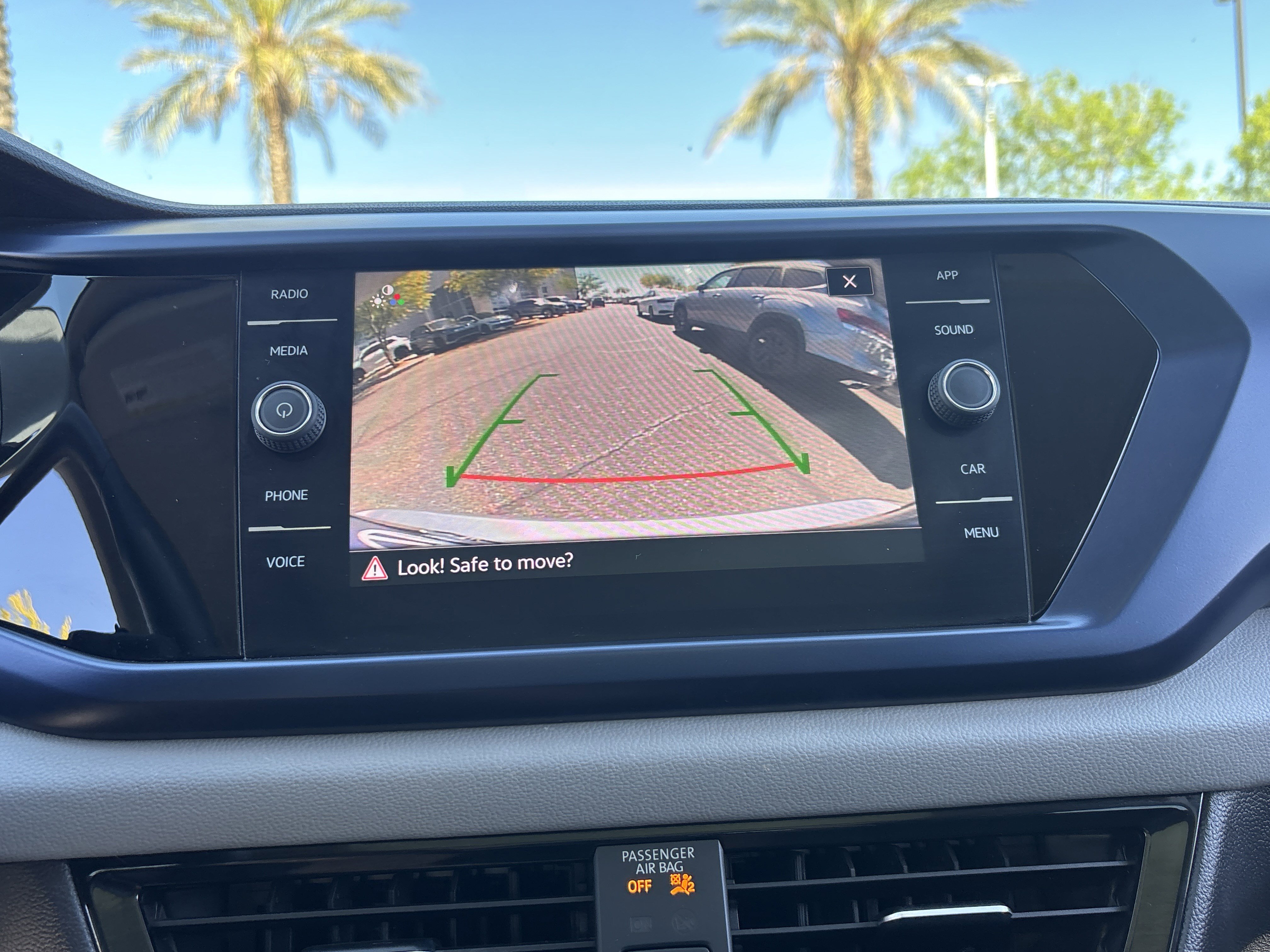 Certified 2022 Volkswagen Taos SE w/ Panoramic Sunroof Package image 22