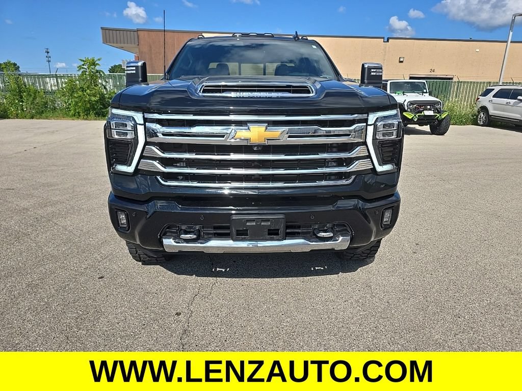 Used 2024 Chevrolet Silverado 3500 High Country w/ High Country Premium Package AWD/4WD image 2