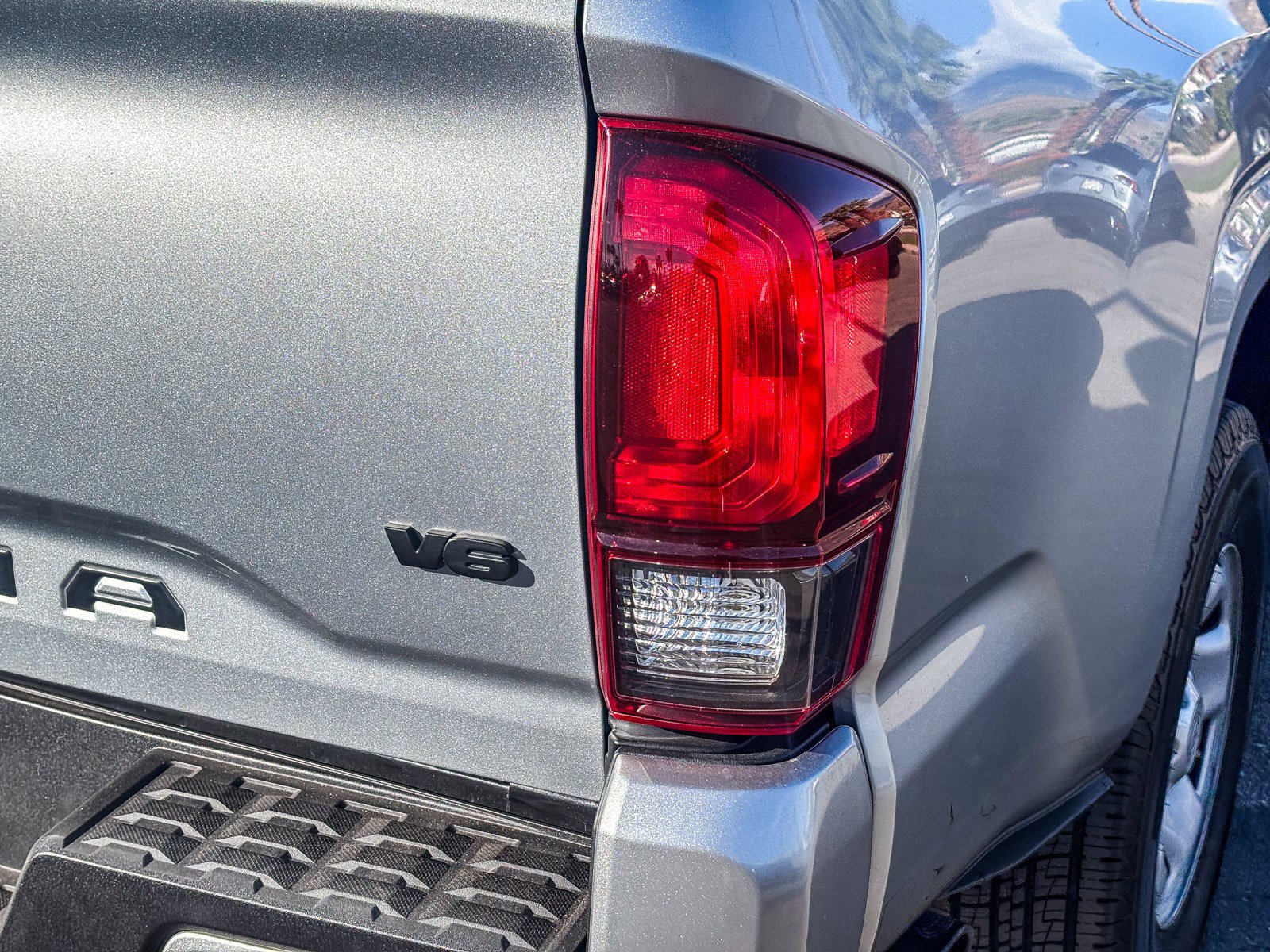 Certified 2023 Toyota Tacoma SR AWD/4WD image 8