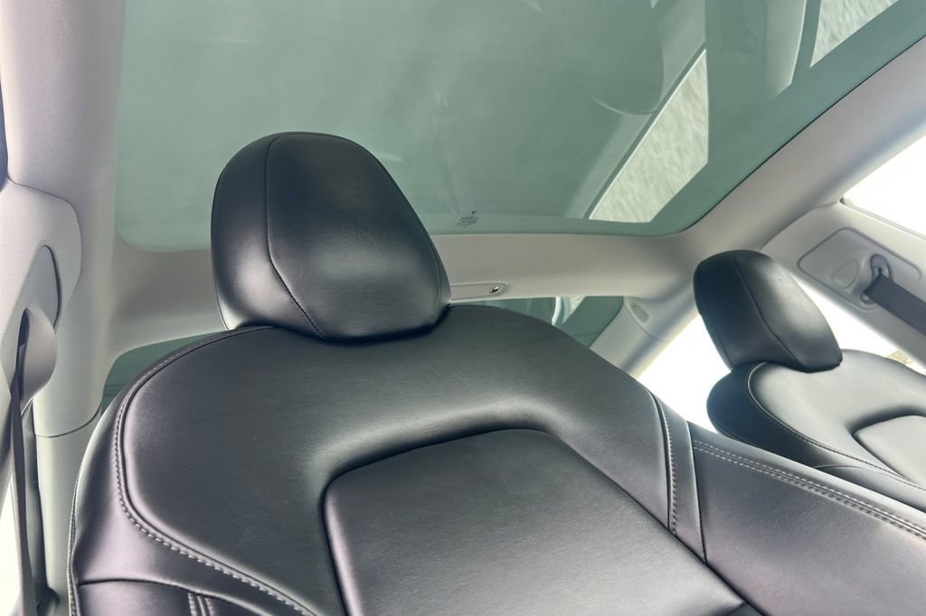 Used 2018 Tesla Model 3 Long Range RWD image 15