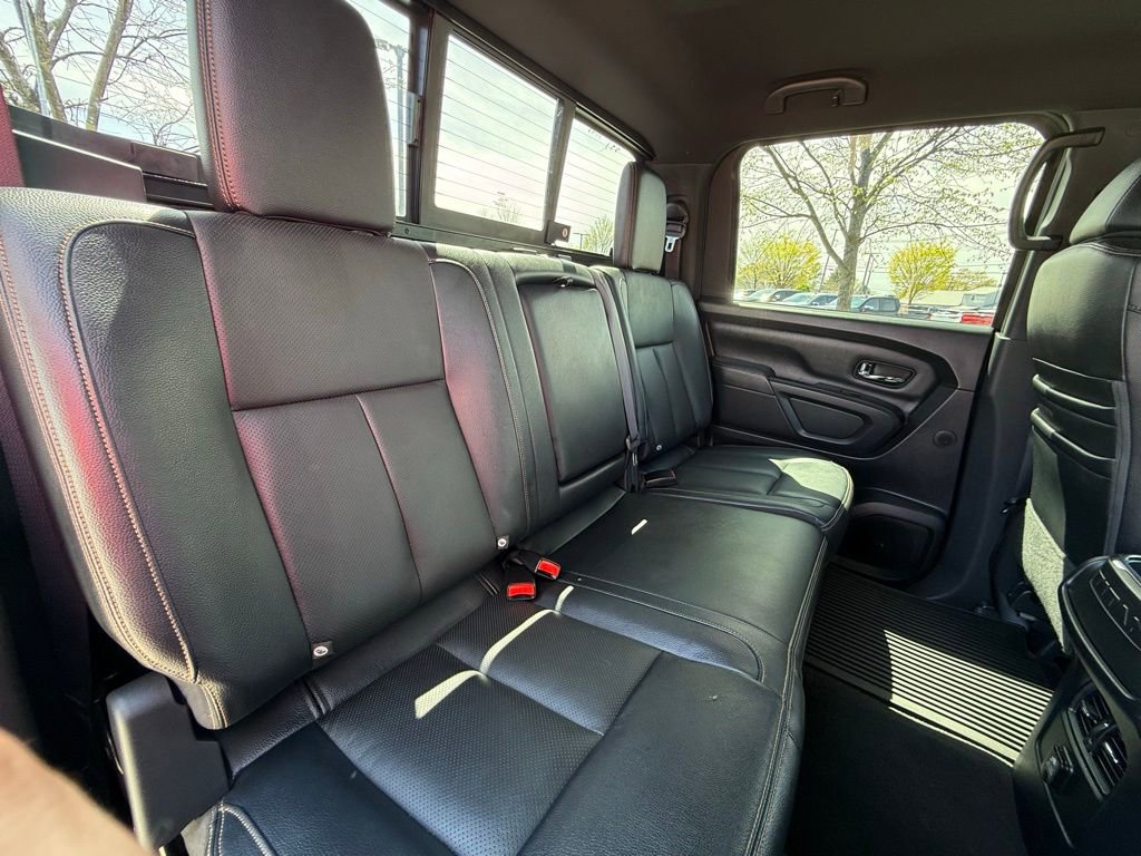 Used 2018 Nissan Titan SL w/ Midnight Edition AWD/4WD image 28