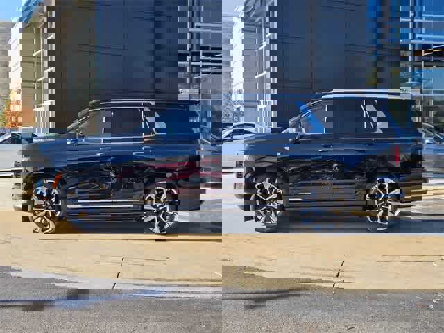 Used 2026 Cadillac Escalade Luxury w/ Touring Package image 4