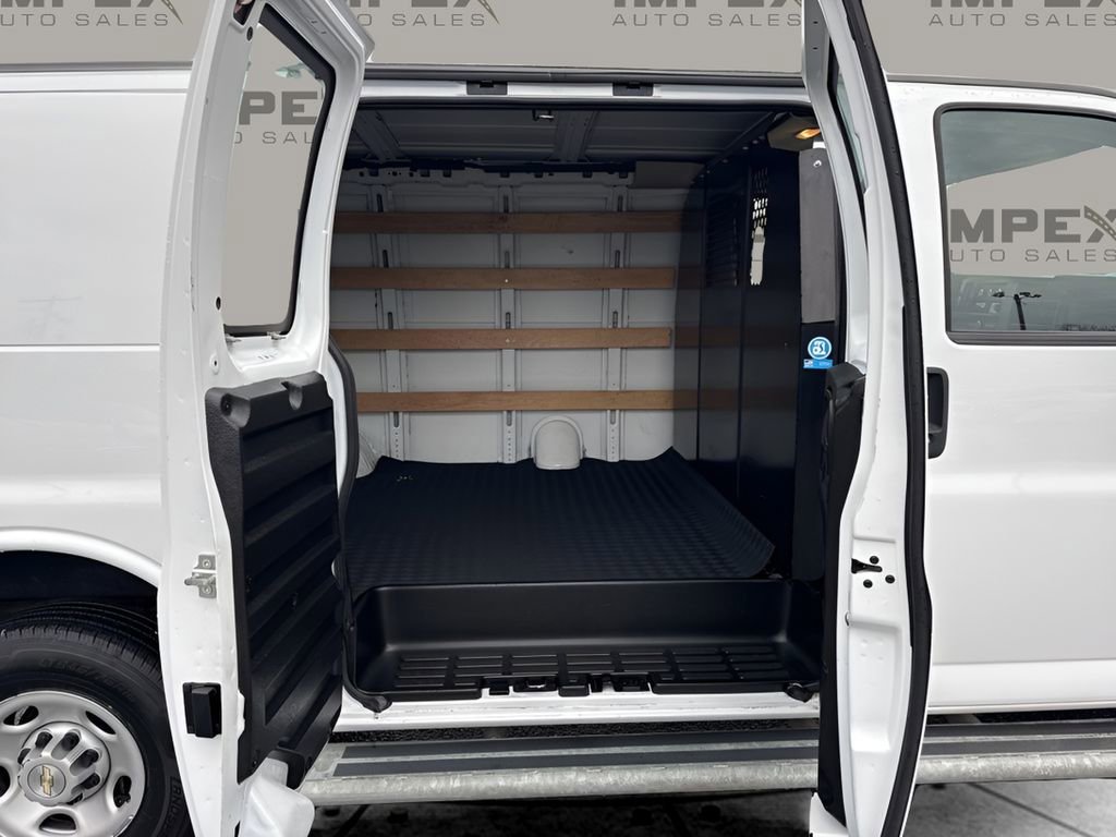 Used 2024 Chevrolet Express 2500 w/ Driver Convenience Package RWD image 20