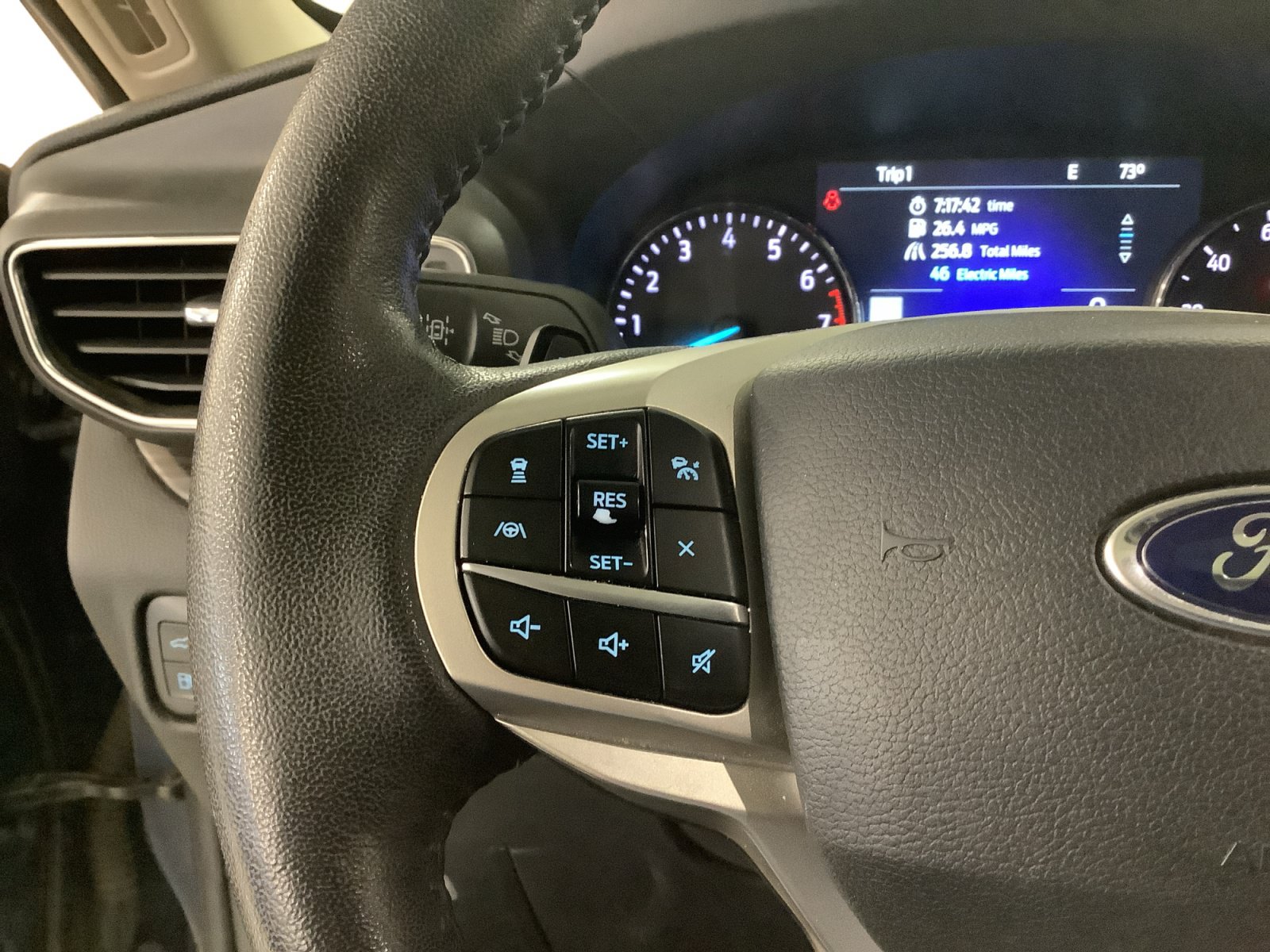 Used 2021 Ford Explorer Limited w/ Hybrid Equipment Group 310A RWD image 22