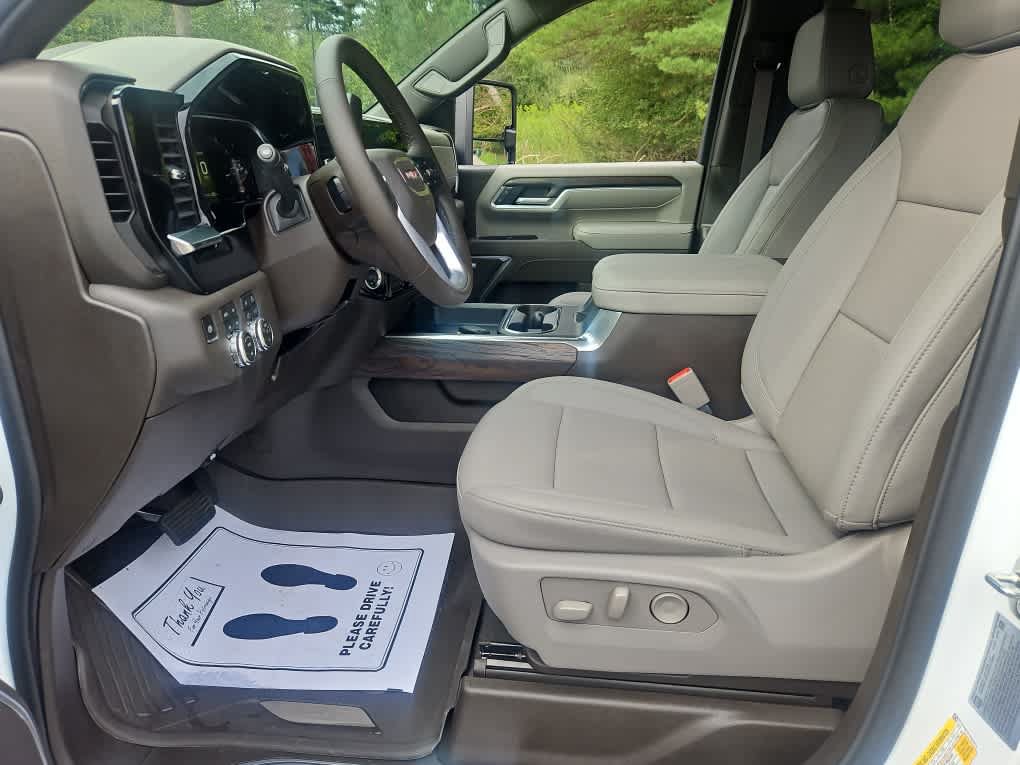 New 2026 GMC Sierra 3500 SLT w/ SLT Convenience Package AWD/4WD image 10