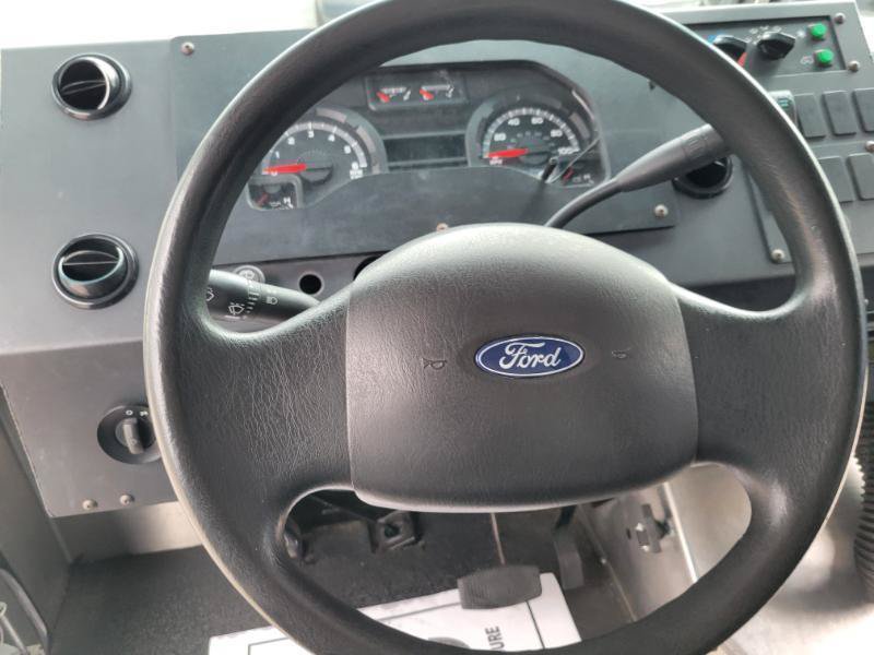 Used 2016 Ford E-350 and Econoline 350 Super Duty w/ A/C Prep Package RWD image 30