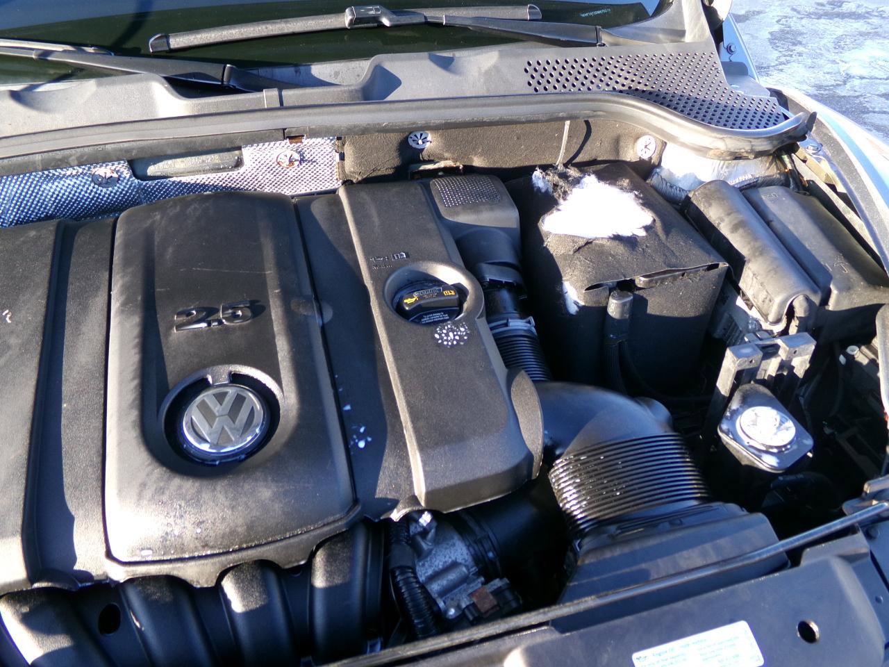 Used 2013 Volkswagen Beetle 2.5 image 17