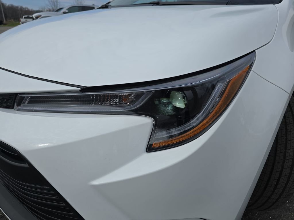 Used 2026 Toyota Corolla LE image 32