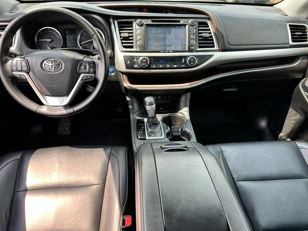 Used 2019 Toyota Highlander XLE AWD/4WD image 13