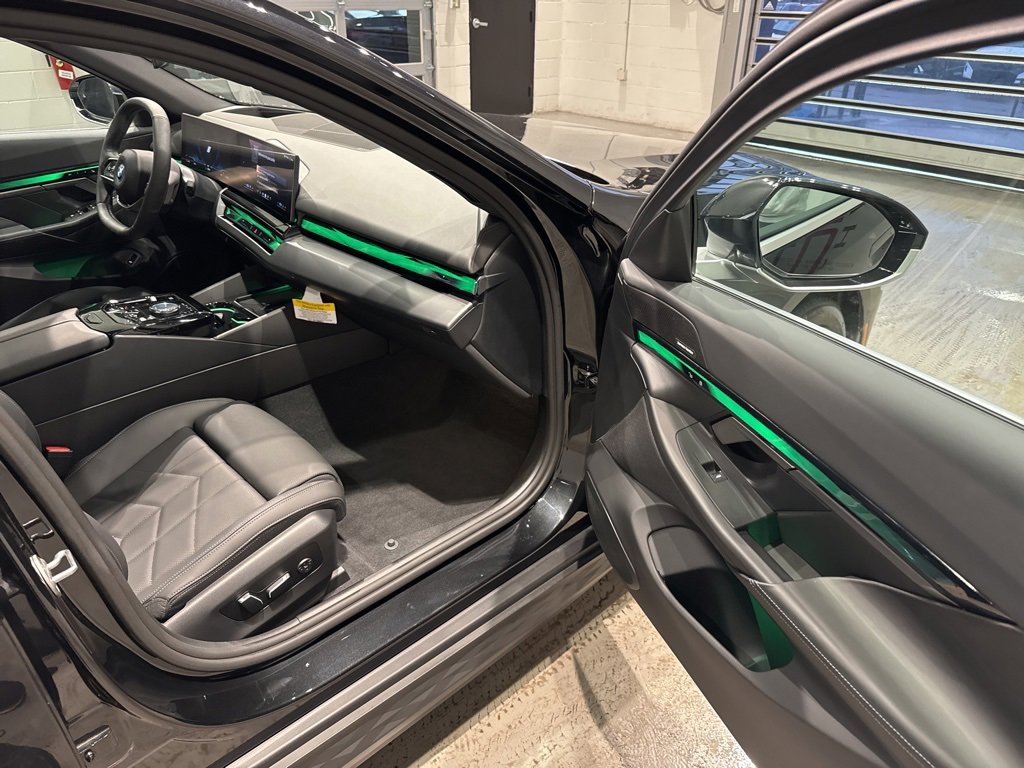 Used 2024 BMW i5 eDrive40i w/ Premium Package image 51