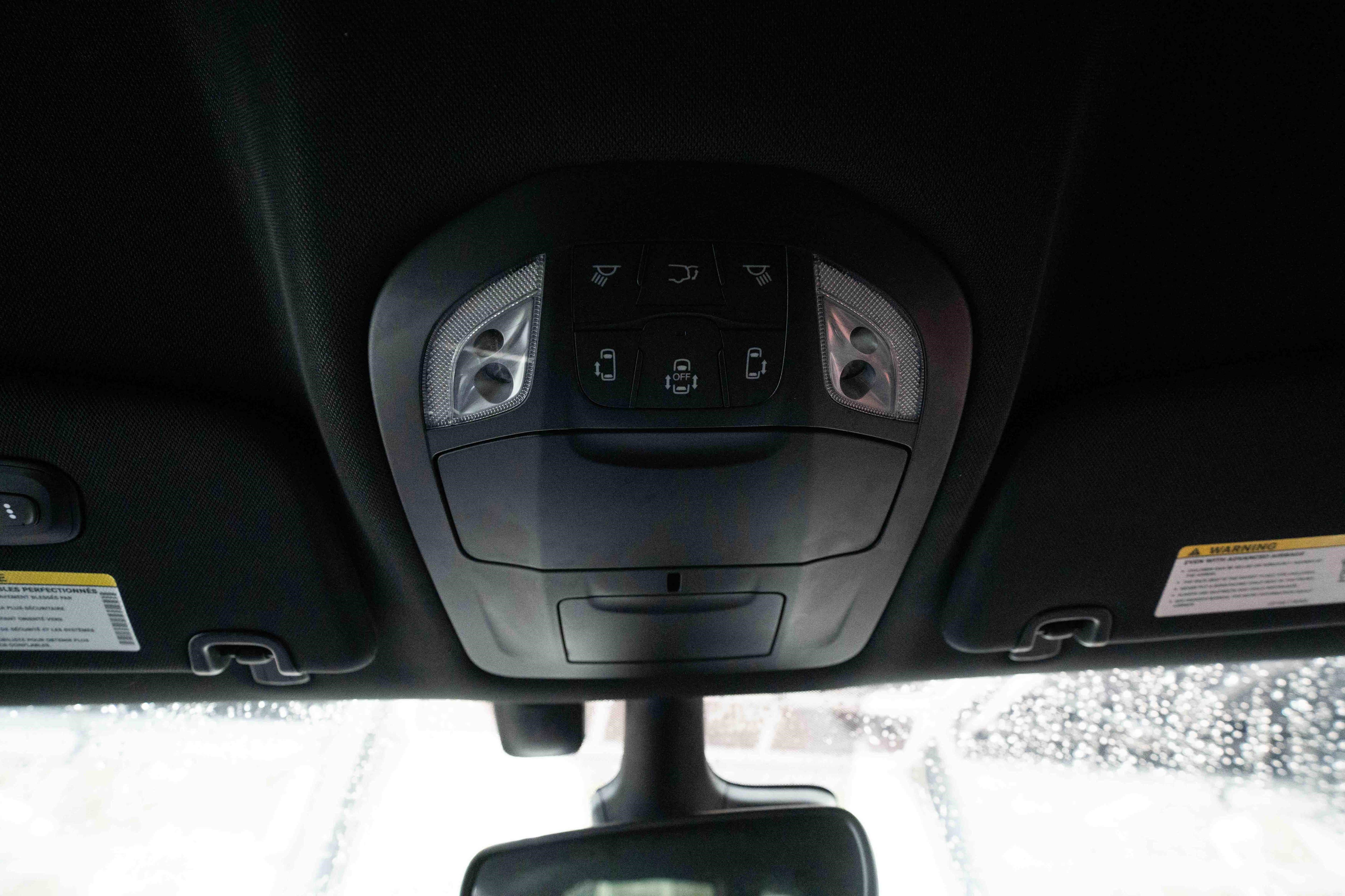 Used 2022 Chrysler Pacifica Touring-L w/ Uconnect Theater Family Group image 18