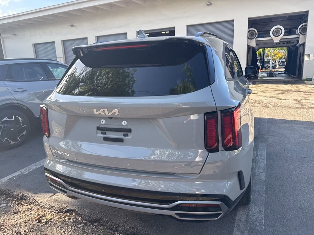 Used 2023 Kia Sorento EX w/ Panoramic Sunroof Package image 9