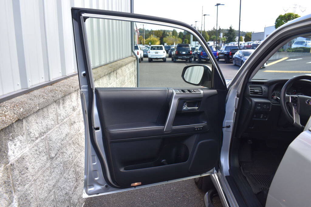 Certified 2024 Toyota 4Runner Limited AWD/4WD image 17