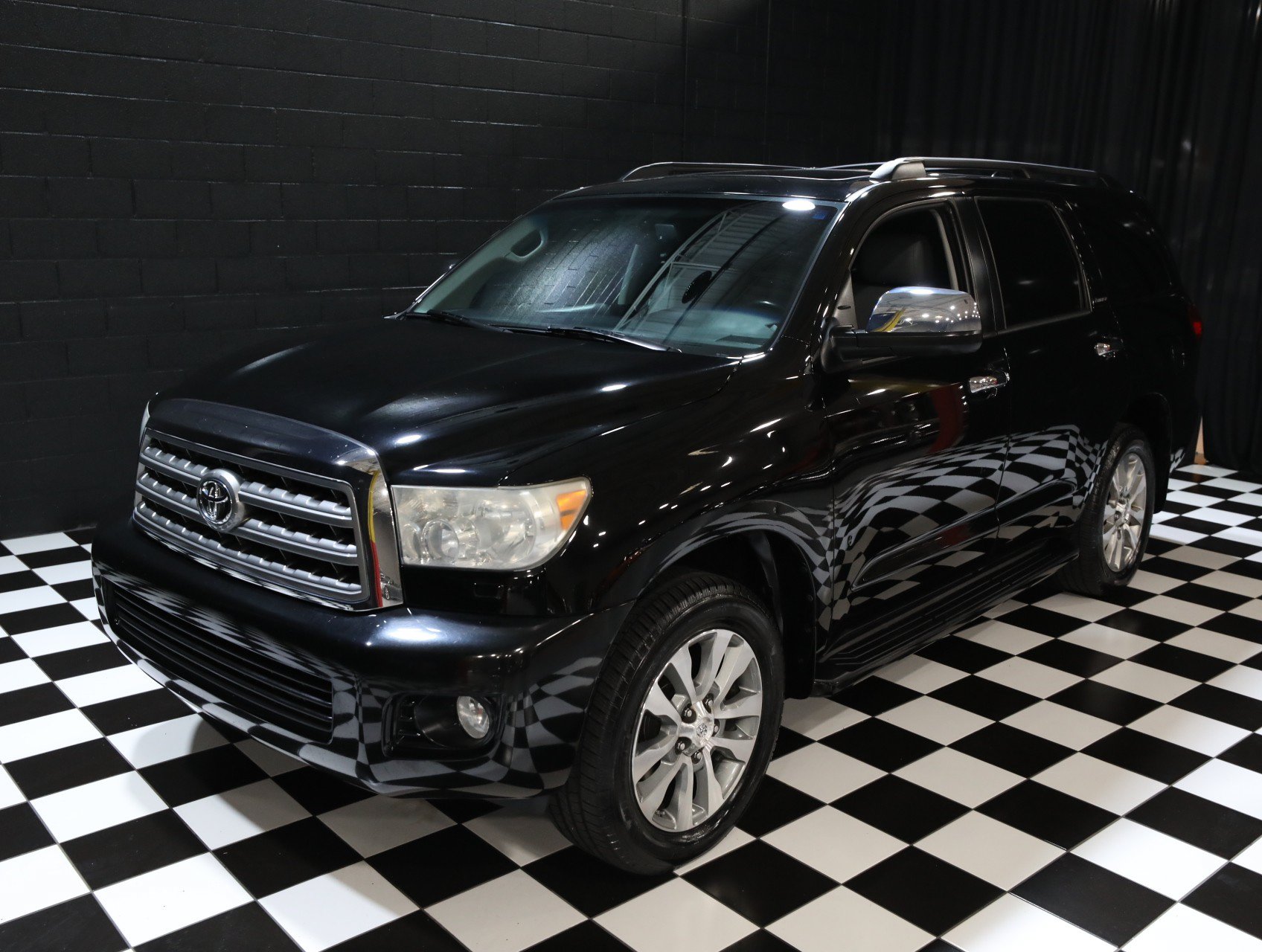 Used 2016 Toyota Sequoia Limited AWD/4WD image 6