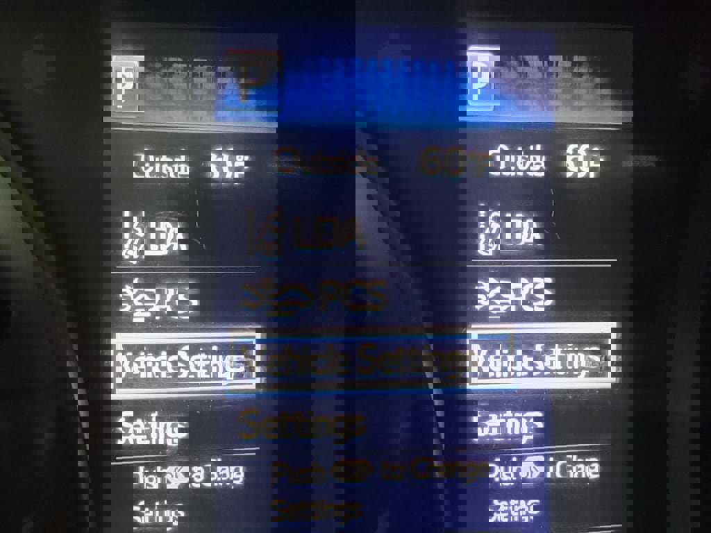 Used 2018 Toyota Camry SE w/ Moonroof Package image 23