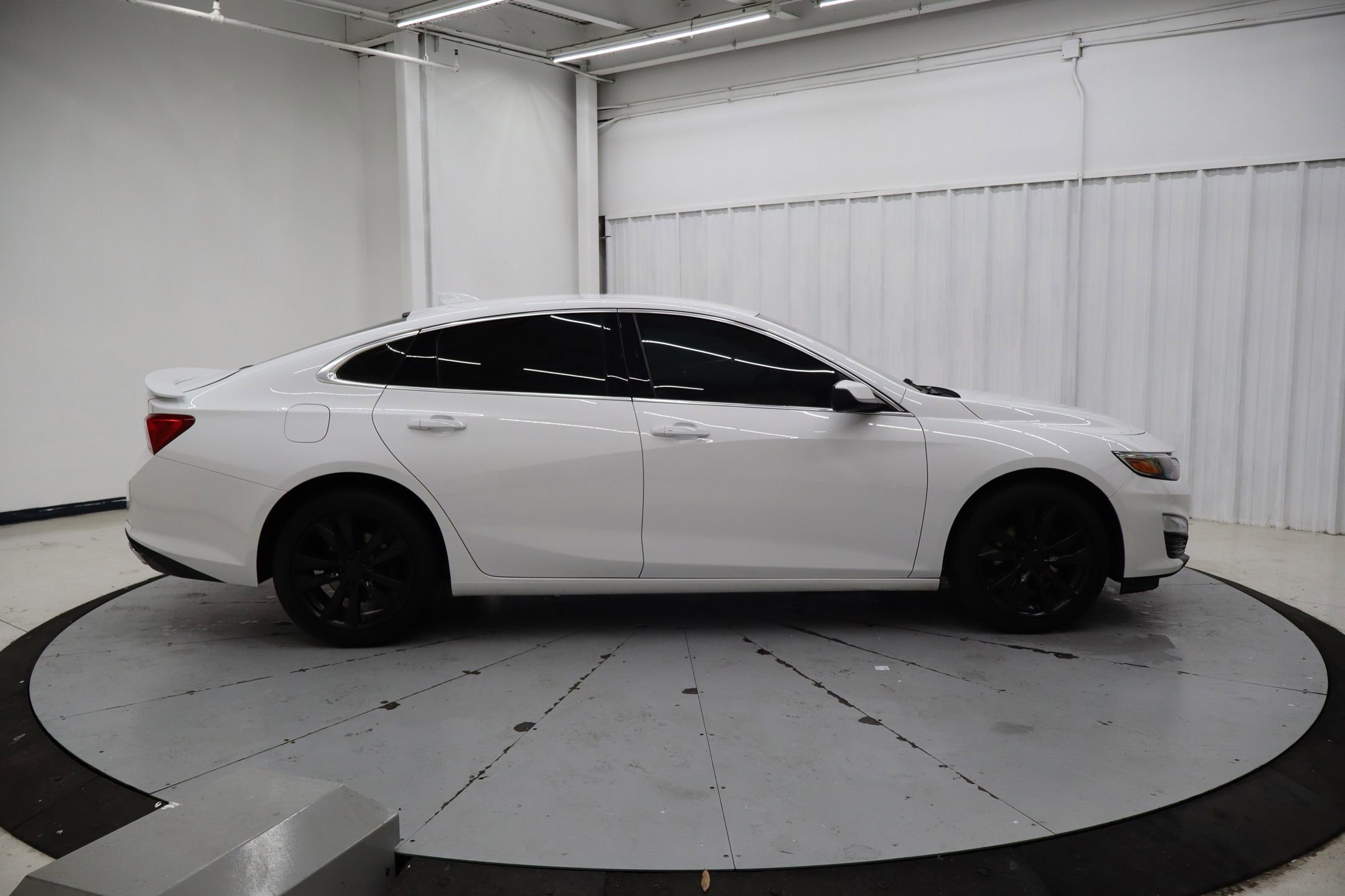 Used 2023 Chevrolet Malibu RS image 2
