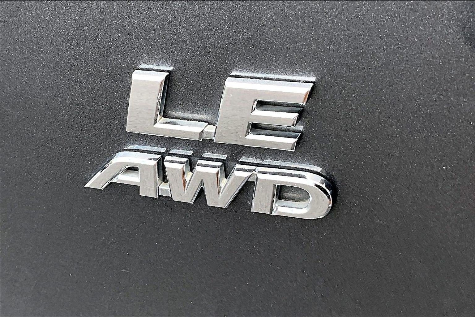 Used 2018 Toyota RAV4 LE w/ All Weather Liner Package AWD/4WD image 8