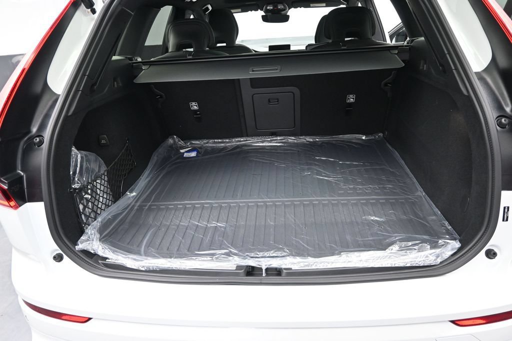New 2026 Volvo XC60 T8 Ultra w/ Climate Package AWD/4WD image 14