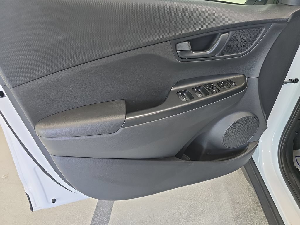 Certified 2023 Hyundai Kona SEL AWD/4WD image 11