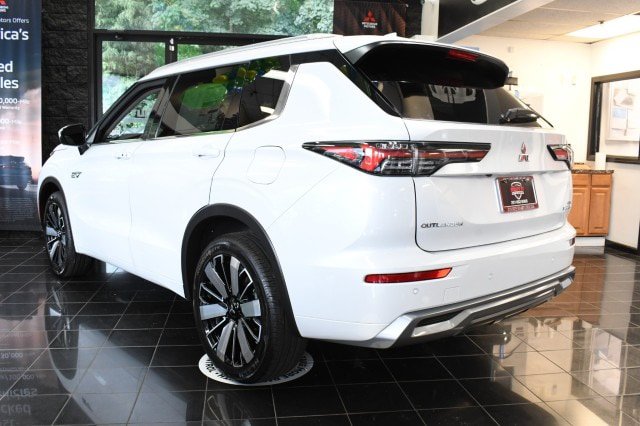 New 2026 Mitsubishi Outlander SEL AWD/4WD image 15