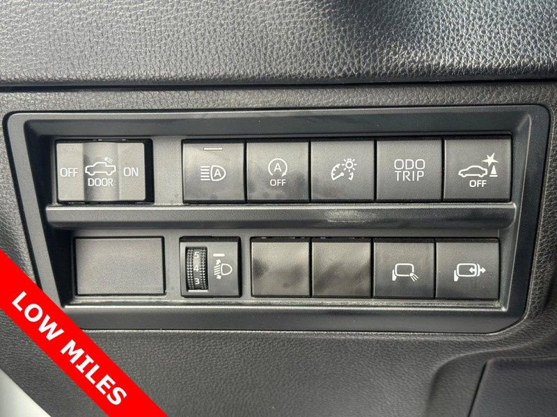 Used 2022 Toyota Tundra SR5 w/ SR5 Convenience Package AWD/4WD image 19