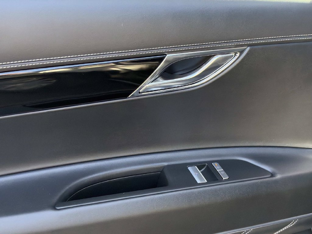Certified 2025 Genesis GV80 2.5T Standard AWD/4WD image 14