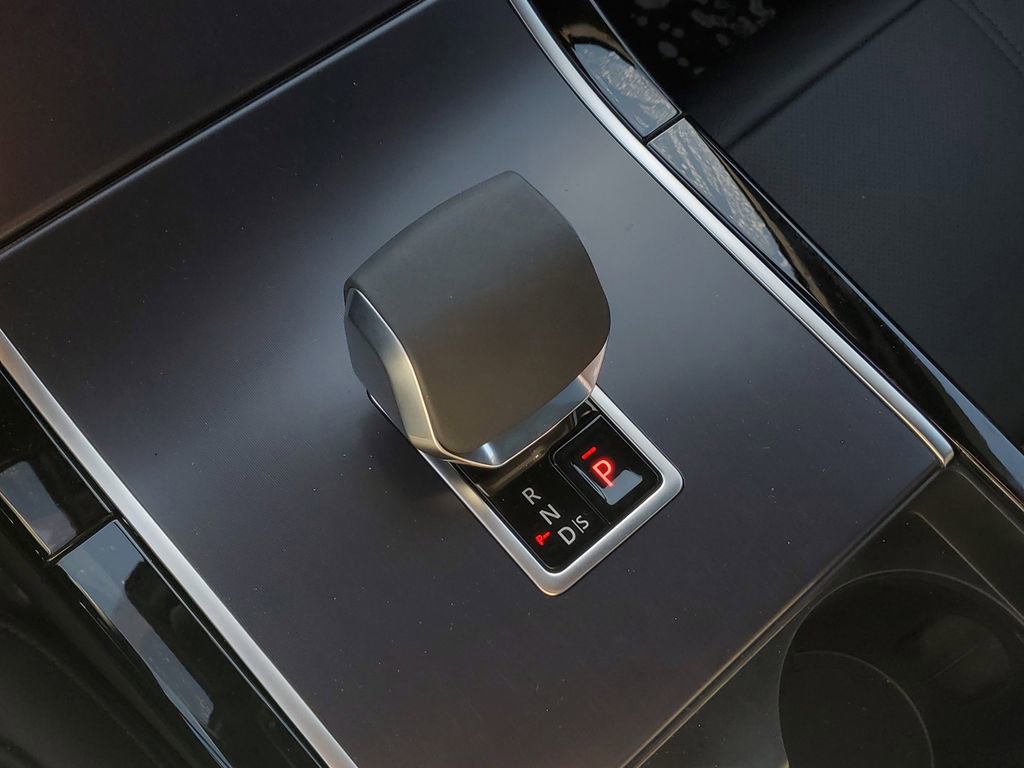 New 2026 Land Rover Range Rover Velar Dynamic SE image 21