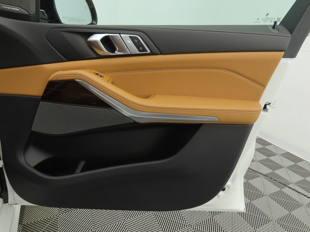 New 2026 BMW X5 xDrive40i w/ M Sport Package image 25